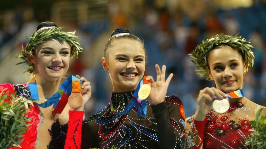 Алина Кабаева - олимпийская чемпионка 2004 года