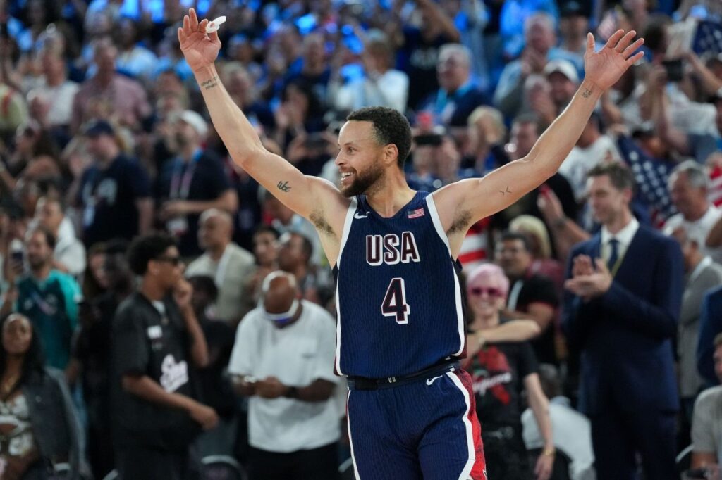 Стефен Карри - один из лидеров сборной США на Олимпиаде-2024
